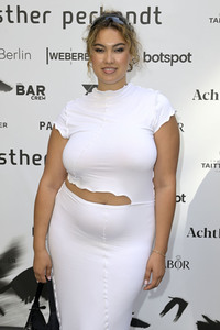 Esther Perbandt Fashion Show auf der Berlin Fashion Week S/S 2024