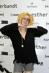 Esther Perbandt Fashion Show auf der Berlin Fashion Week S/S 2024