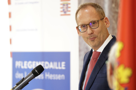 Verleihung der Hessischen Pflegemedaille in Wiesbaden