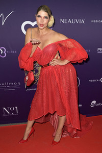 Jasmin Erbas Fashion Show auf der Berlin Fashion Week S/S 2024