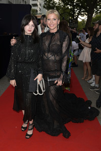 Jasmin Erbas Fashion Show auf der Berlin Fashion Week S/S 2024