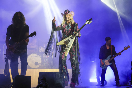 Konzert von Tokio Hotel beim Christopher Street Day in Berlin