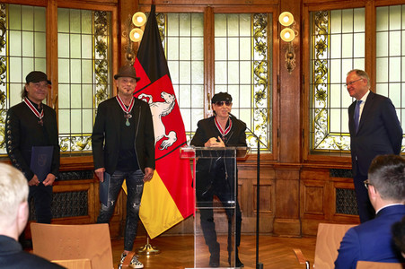 Großes Verdienstkreuz für die Scorpions in Hannover