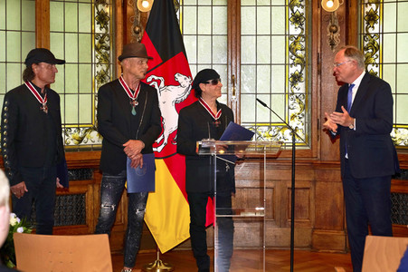 Großes Verdienstkreuz für die Scorpions in Hannover