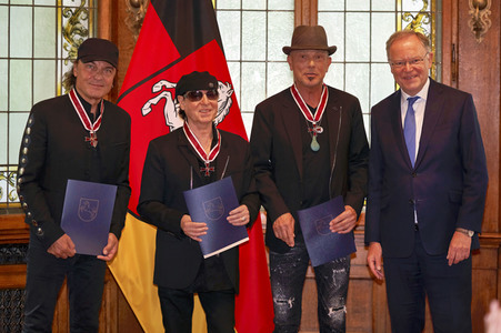 Großes Verdienstkreuz für die Scorpions in Hannover