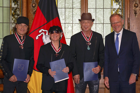 Großes Verdienstkreuz für die Scorpions in Hannover