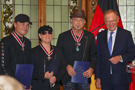 Großes Verdienstkreuz für die Scorpions in Hannover