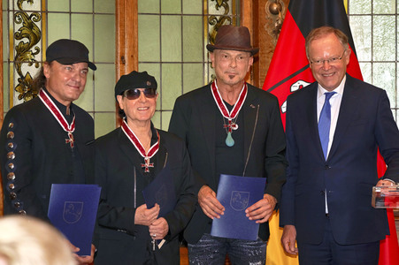 Großes Verdienstkreuz für die Scorpions in Hannover