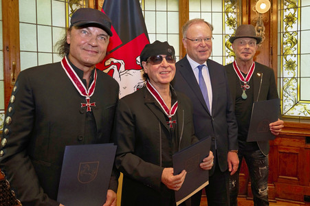 Großes Verdienstkreuz für die Scorpions in Hannover