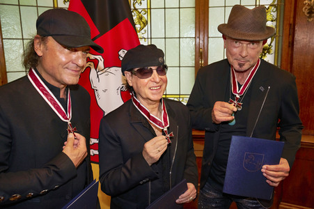 Großes Verdienstkreuz für die Scorpions in Hannover