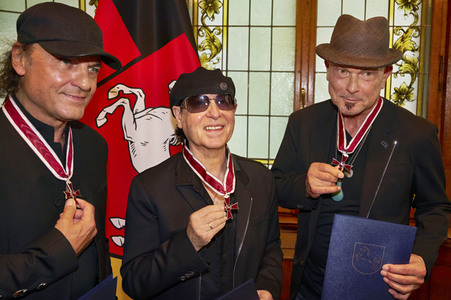 Großes Verdienstkreuz für die Scorpions in Hannover
