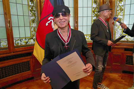 Großes Verdienstkreuz für die Scorpions in Hannover