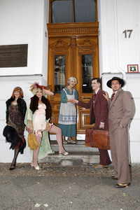 Historische Stadtrundfahrt mit dem Cast von 'Cabaret - Das Musical' in Berlin
