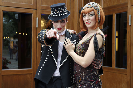 Historische Stadtrundfahrt mit dem Cast von 'Cabaret - Das Musical' in Berlin