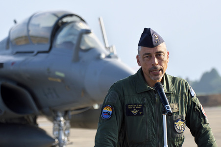 Ankunft von zwei Dassault Rafale in Shintomi
