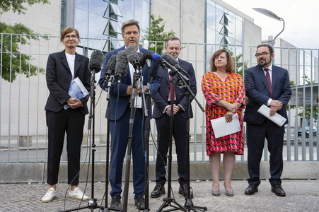 Pressestatement zum Kabinettsbeschluss zur Nationalen Wasserstoffstrategie in Berlin