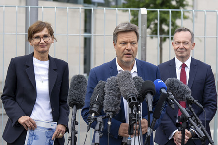 Pressestatement zum Kabinettsbeschluss zur Nationalen Wasserstoffstrategie in Berlin