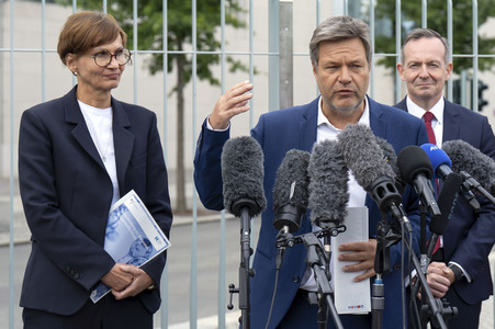 Pressestatement zum Kabinettsbeschluss zur Nationalen Wasserstoffstrategie in Berlin