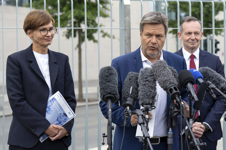 Pressestatement zum Kabinettsbeschluss zur Nationalen Wasserstoffstrategie in Berlin