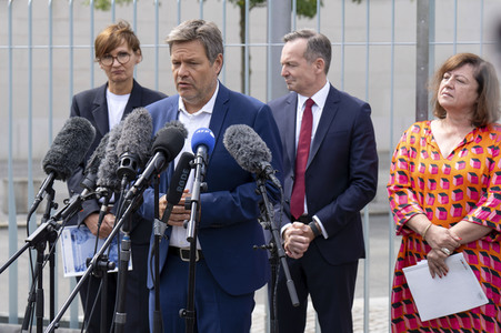 Pressestatement zum Kabinettsbeschluss zur Nationalen Wasserstoffstrategie in Berlin