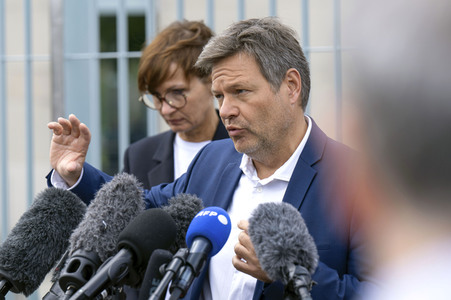 Pressestatement zum Kabinettsbeschluss zur Nationalen Wasserstoffstrategie in Berlin