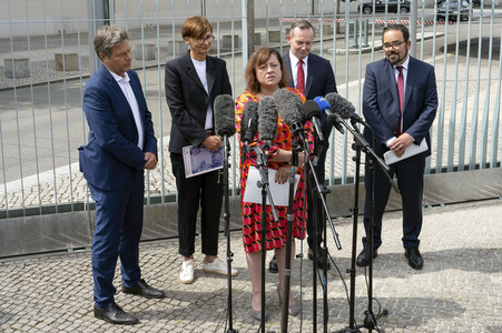 Pressestatement zum Kabinettsbeschluss zur Nationalen Wasserstoffstrategie in Berlin