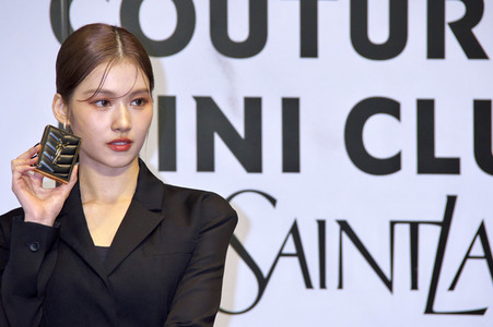 Yves Saint Laurent Präsentation in Tokio