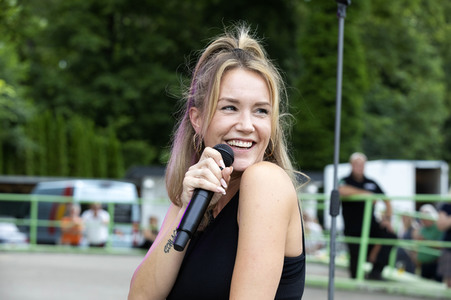 Konzert von Sonia Liebing in Kreba-Neudorf