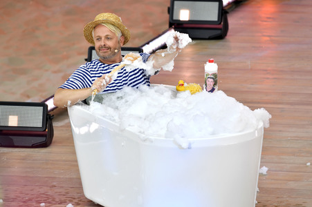 TV-Show 'Die große Schlagerstrandparty 2023 - wir feiern die 80er!' in Gelsenkirchen