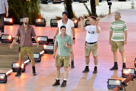 TV-Show 'Die große Schlagerstrandparty 2023 - wir feiern die 80er!' in Gelsenkirchen