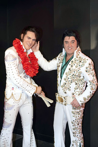 Präsentation der restaurierten Wachsfigur von Elvis Presley in Berlin