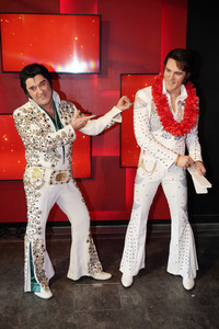 Präsentation der restaurierten Wachsfigur von Elvis Presley in Berlin