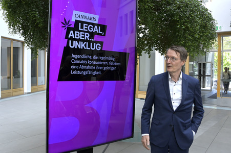 Bundespressekonferenz Cannabis-Gesetz I in Berlin