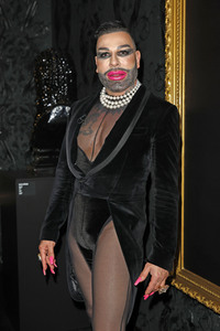 Vernissage 'Beyond Fame - Die Kunst der Stars' in Düsseldorf