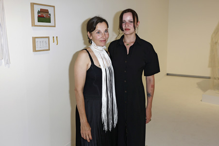 Vernissage 'Beyond Fame - Die Kunst der Stars' in Düsseldorf