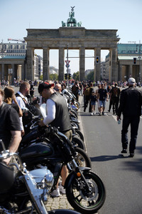 Kundgebung und Demofahrt ders  Red Knights MC Berlin