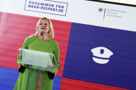 Start der Kampagne 'Zusammen für mehr Respekt' in Berlin