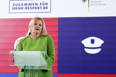 Start der Kampagne 'Zusammen für mehr Respekt' in Berlin