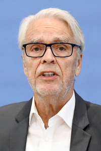 Bundespressekonferenz Umfrage Pflegekosten in Berlin