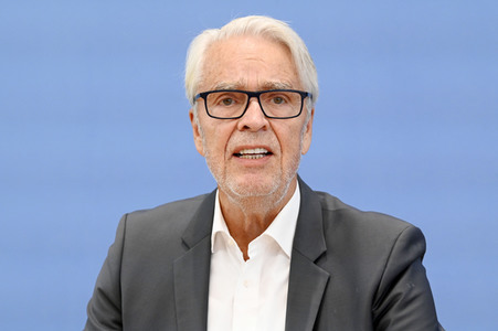 Bundespressekonferenz Umfrage Pflegekosten in Berlin