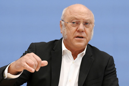Bundespressekonferenz Umfrage Pflegekosten in Berlin