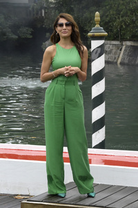 Caterina Murino bei der Ankunft am Hotel Excelsior, Internationale Filmfestspiele von Venedig 2023