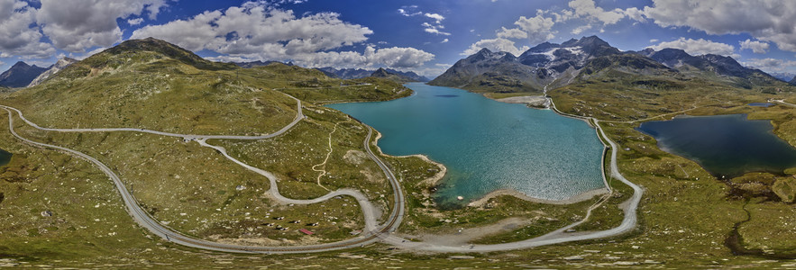 Symbolfoto Alpenpass