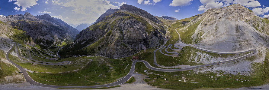 Symbolfoto Alpenpass
