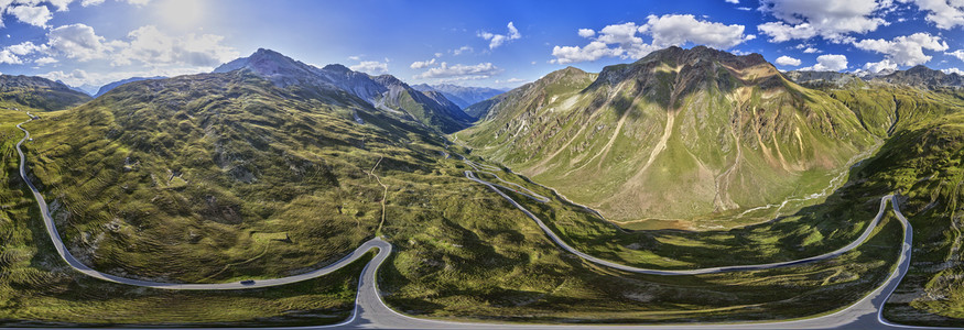 Symbolfoto Alpenpass