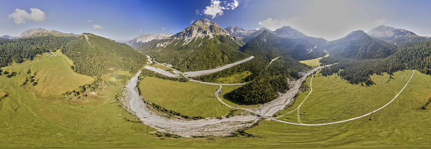 Symbolfoto Alpenpass