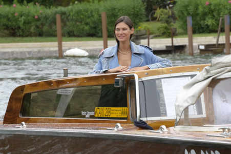 Bianca Balti bei der Ankunft am Hotel Excelsior, Internationale Filmfestspiele von Venedig 2023