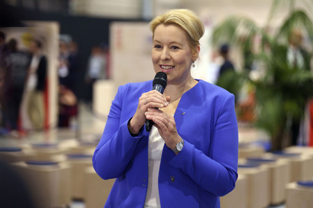 Kai Wegner und Franziska Giffey beim Eröffnungsrundgang auf der IFA 2023 in Berlin