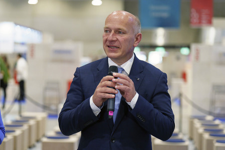 Kai Wegner und Franziska Giffey beim Eröffnungsrundgang auf der IFA 2023 in Berlin
