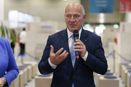 Kai Wegner und Franziska Giffey beim Eröffnungsrundgang auf der IFA 2023 in Berlin